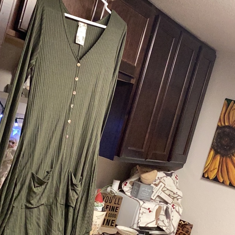 Green Long Sleeve Button-Down Dress
